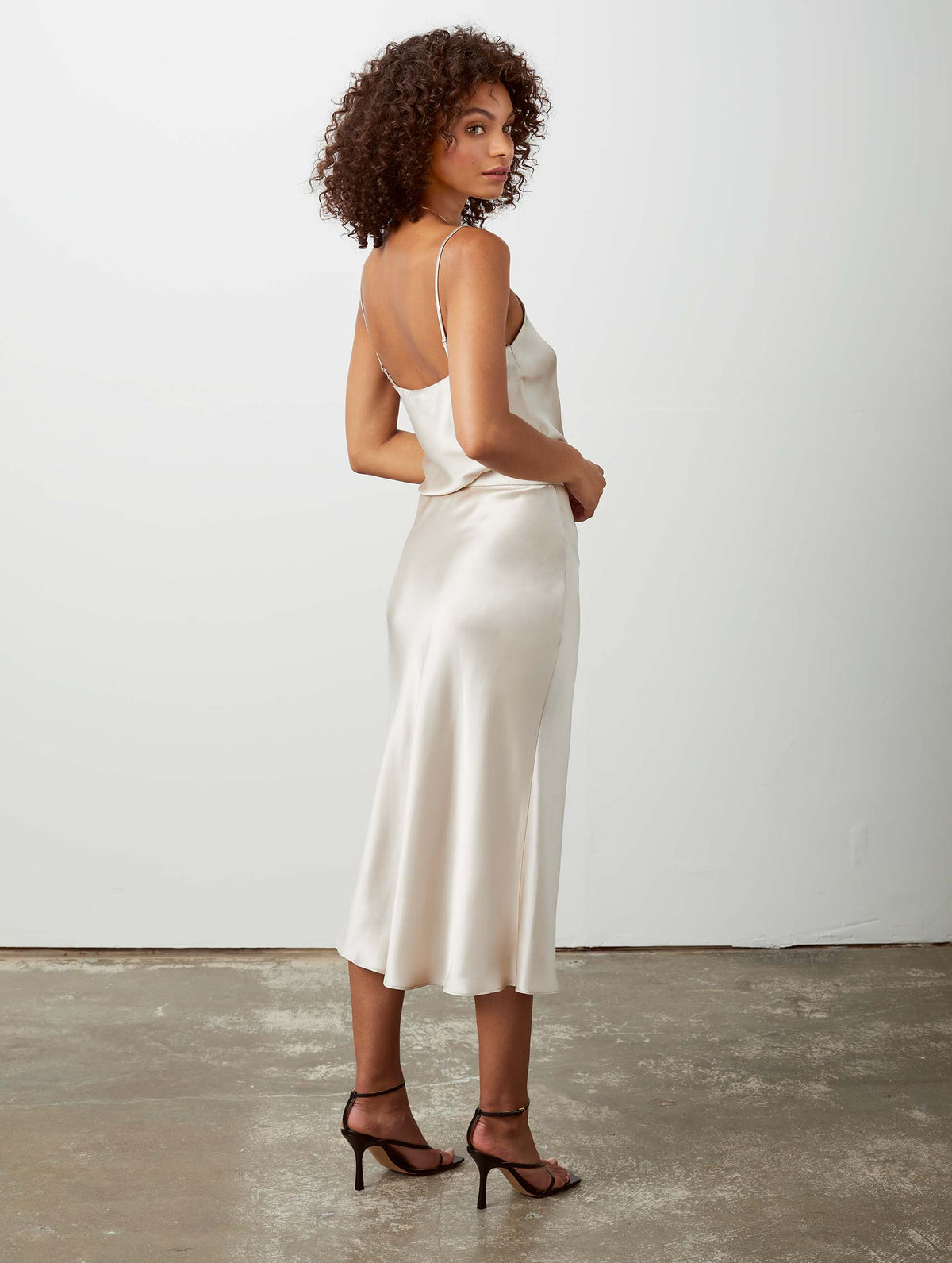 最終値下げ Bibiy. MIMI SATIN SKIRT Mimi Midi Skirt | d'Offay